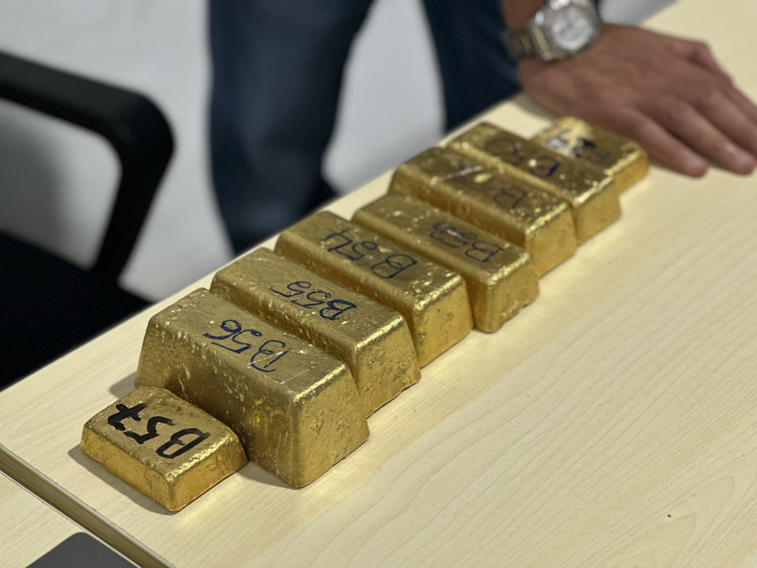 Congo to buy out UAE partner in gold venture as shipments slump