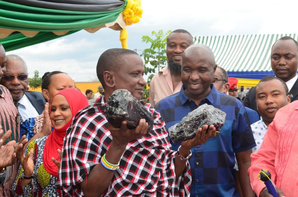 Tanzanian hand-miner becomes millionaire with tanzanite find