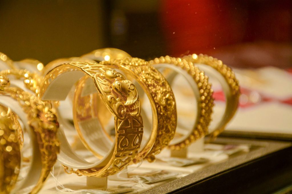 China gold demand plunges as record prices deter jewelry buyers